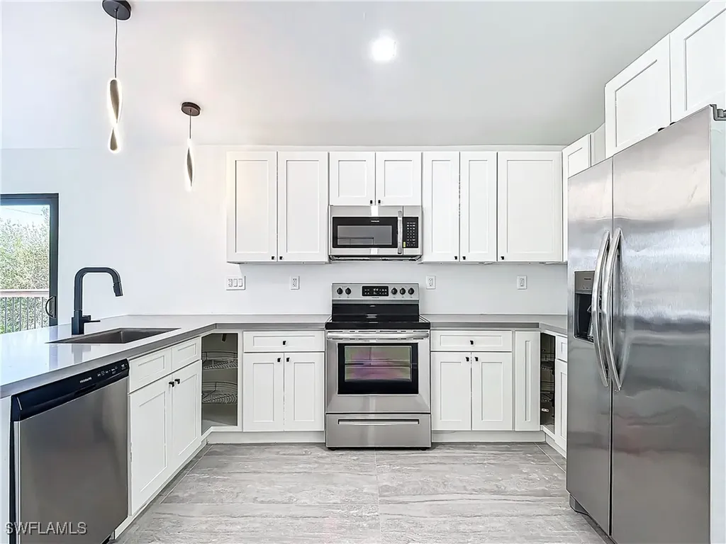 3710 10th Street SW Lehigh Acres FL 33976