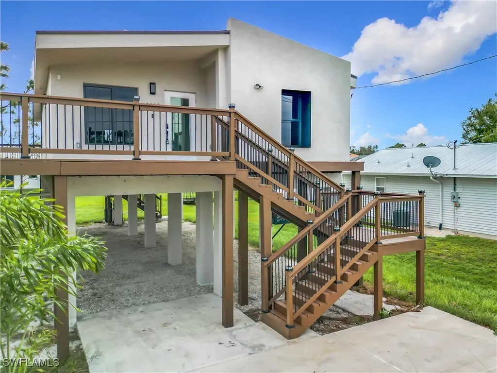 3710 10th Street SW Lehigh Acres FL 33976