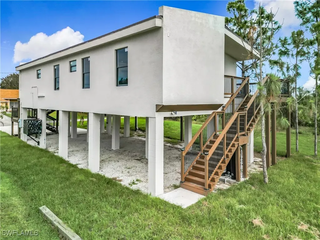3710 10th Street SW Lehigh Acres FL 33976