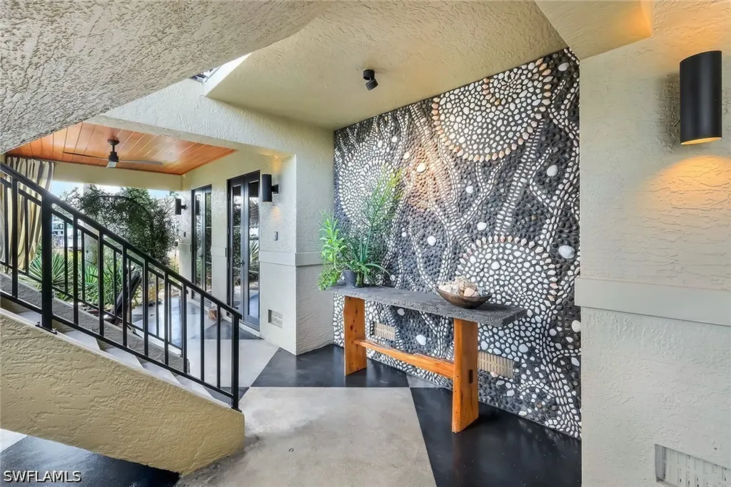 290 Channel Drive Naples FL 34108