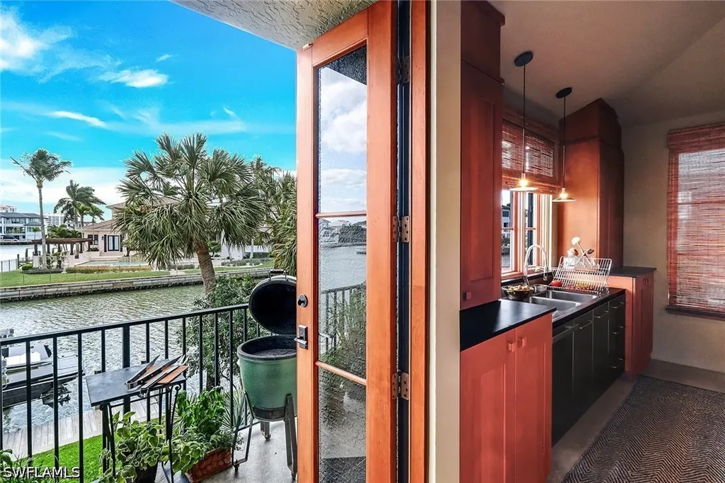 290 Channel Drive Naples FL 34108