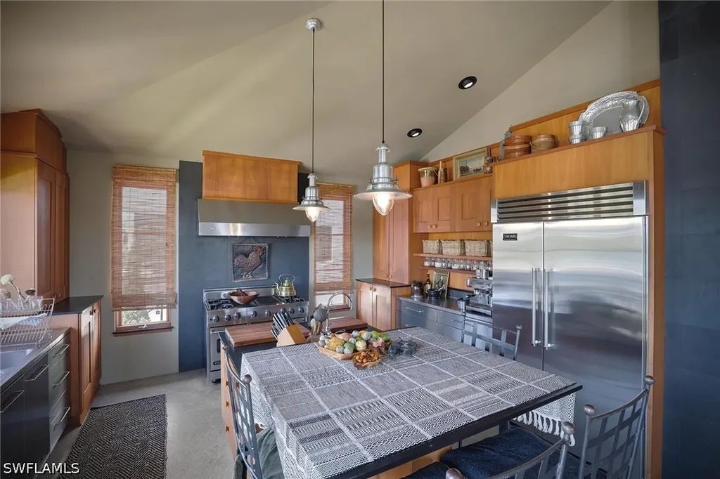 290 Channel Drive Naples FL 34108