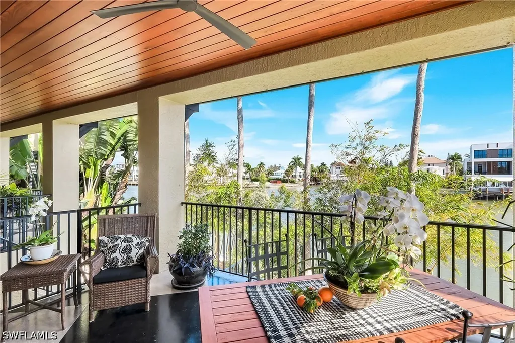 290 Channel Drive Naples FL 34108