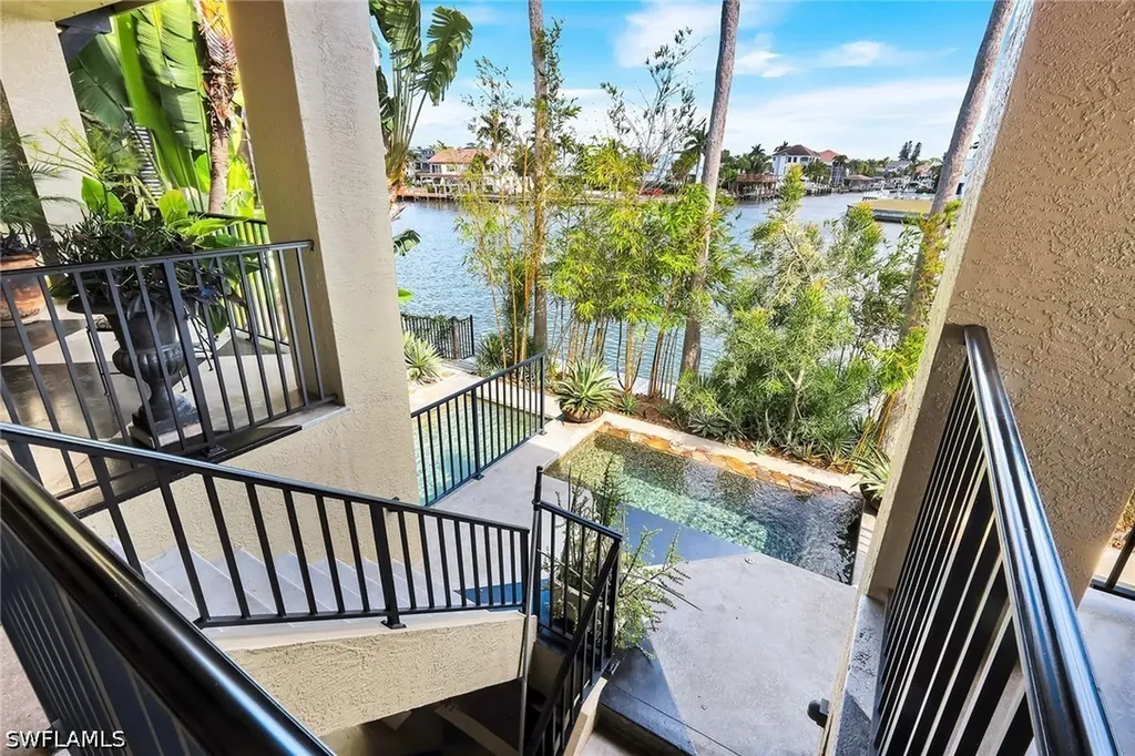 290 Channel Drive Naples FL 34108