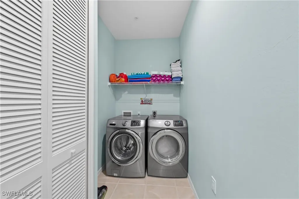 1285 Sweetwater Cove Naples FL 34110