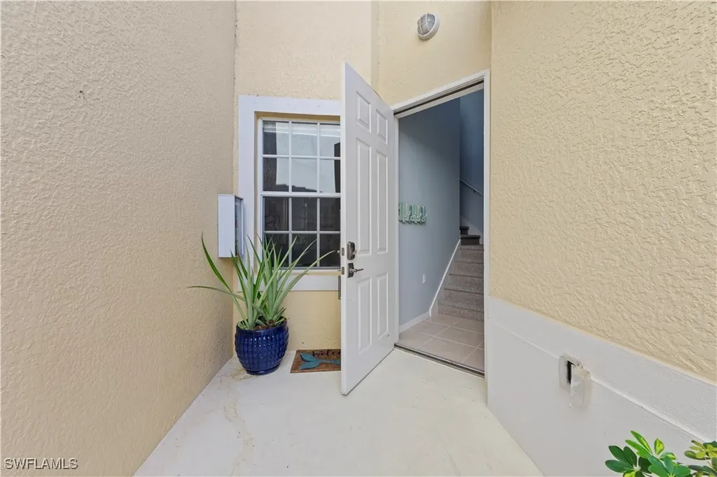 1285 Sweetwater Cove Naples FL 34110