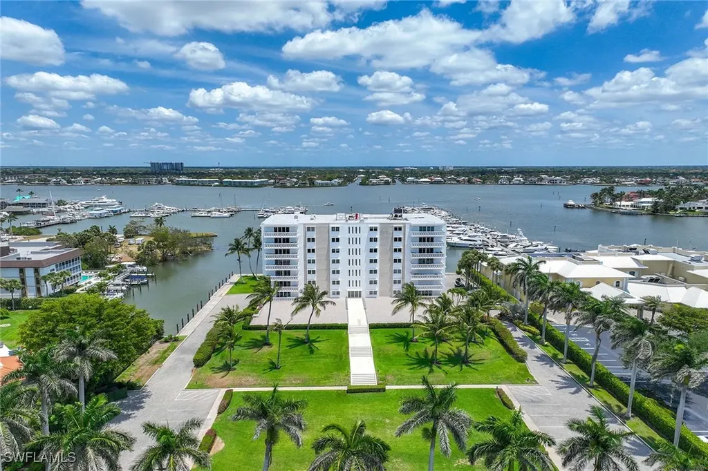1325 7th Street S Naples FL 34102