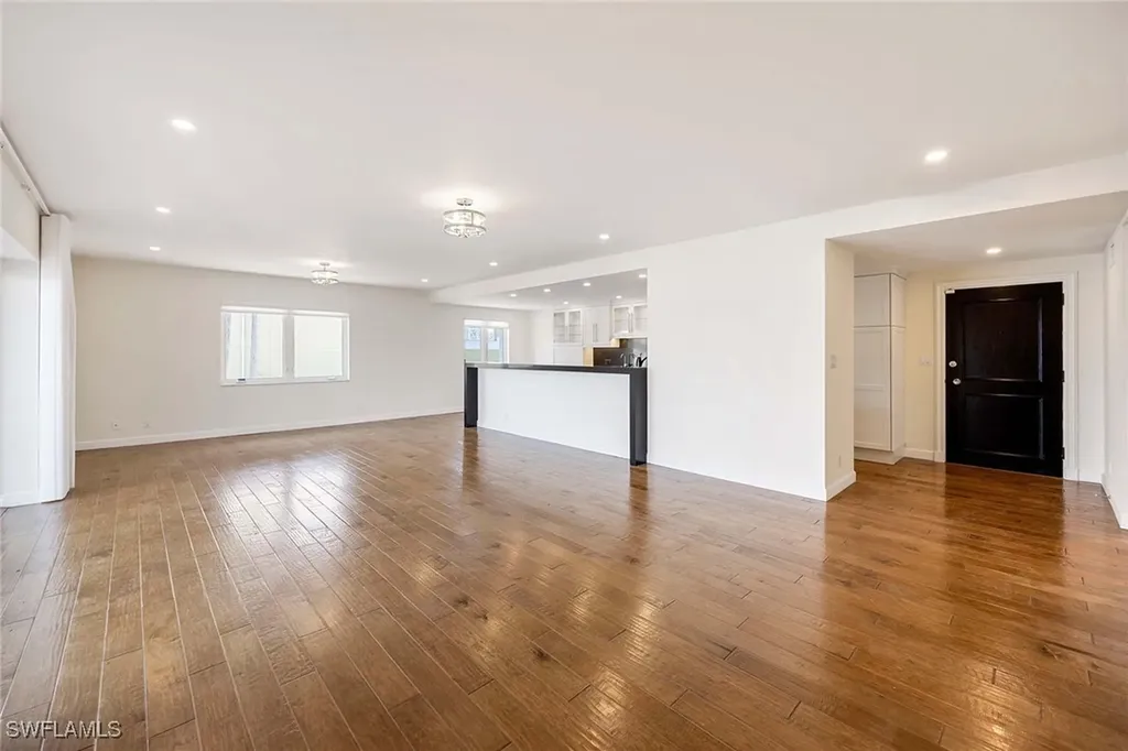 1325 7th Street S Naples FL 34102