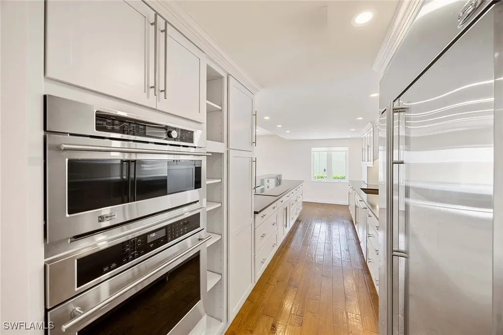 1325 7th Street S Naples FL 34102