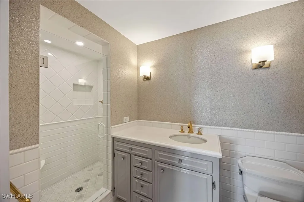 1325 7th Street S Naples FL 34102