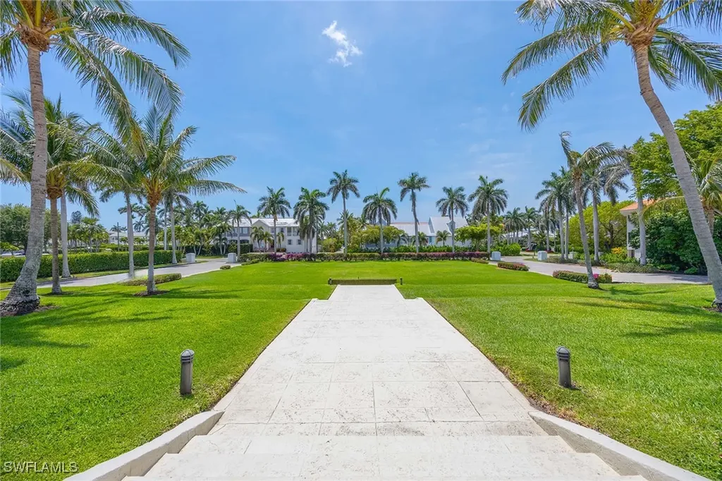 1325 7th Street S Naples FL 34102
