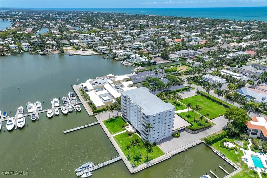 1325 7th Street S Naples FL 34102