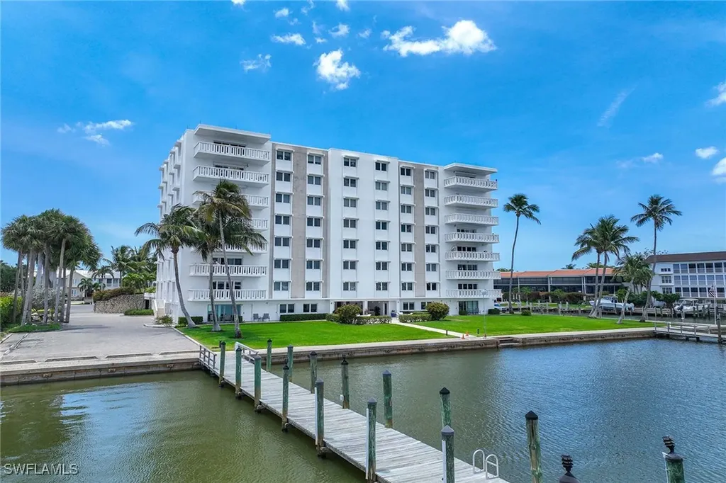 1325 7th Street S Naples FL 34102