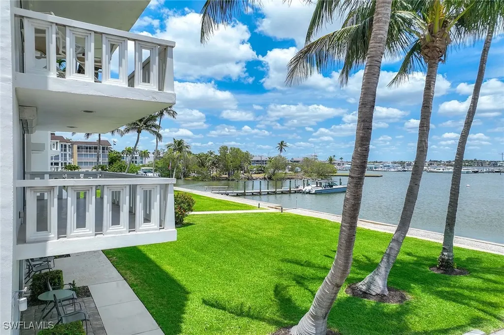 1325 7th Street S Naples FL 34102