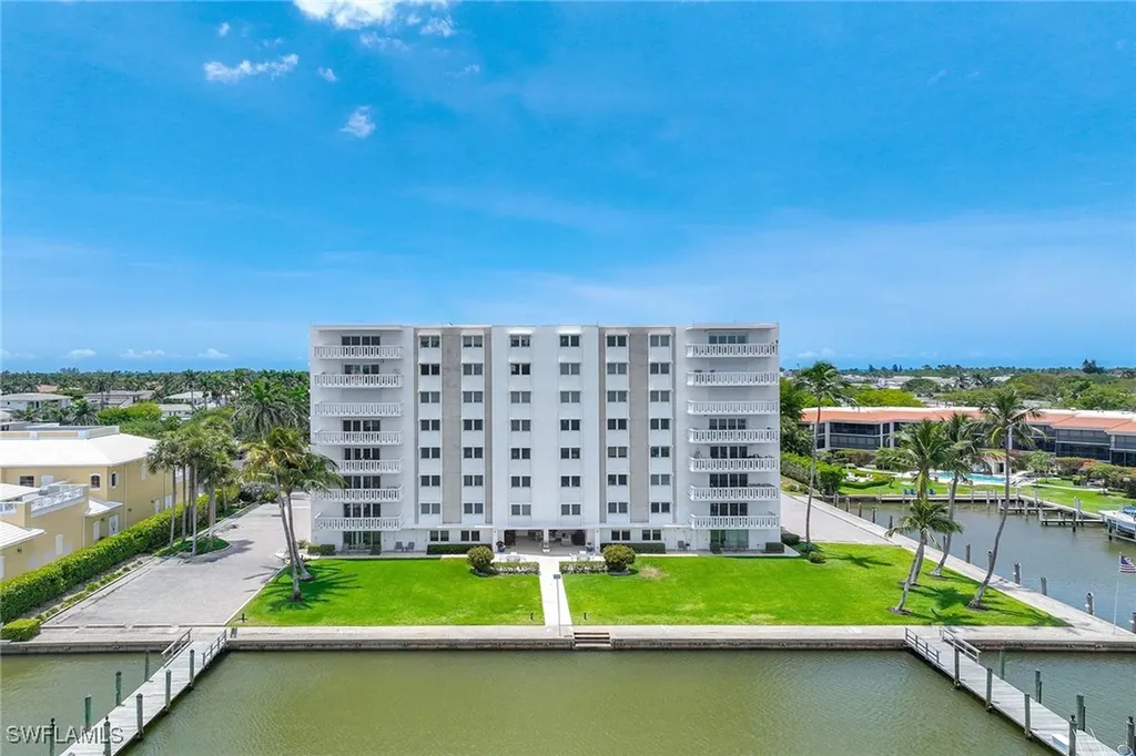 1325 7th Street S Naples FL 34102