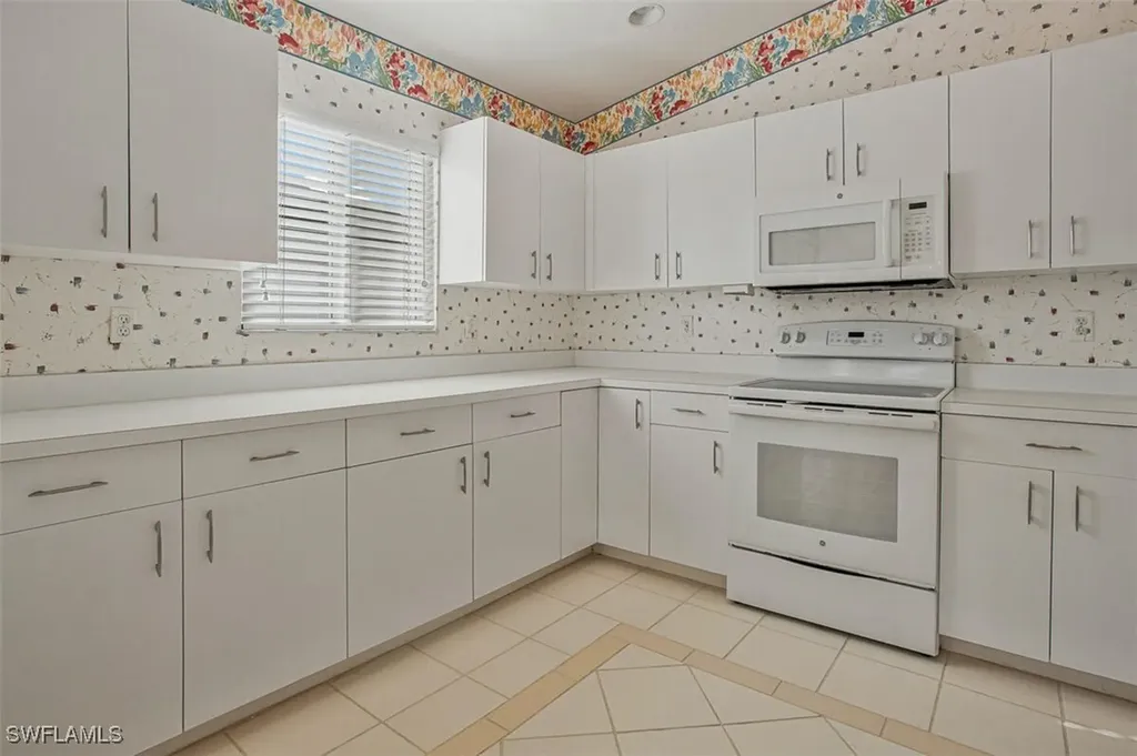 8496 Southbridge Drive Estero FL 33967