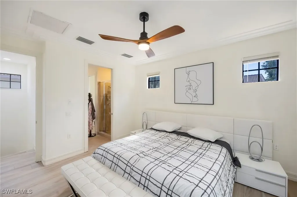 9145 Chula Vista Street Naples FL 34113