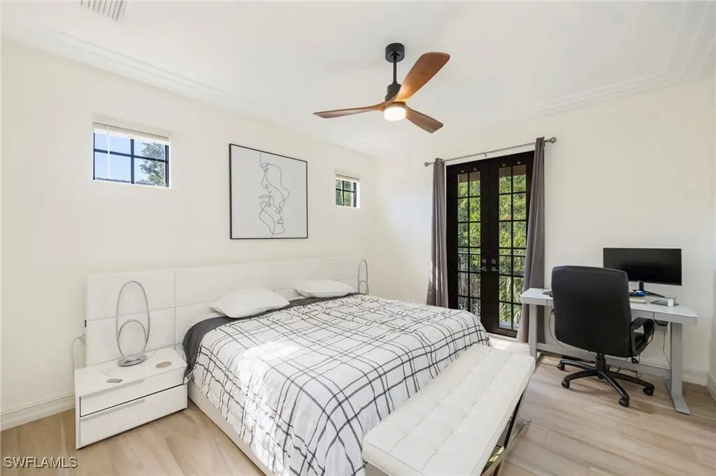 9145 Chula Vista Street Naples FL 34113