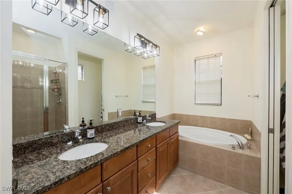 9145 Chula Vista Street Naples FL 34113
