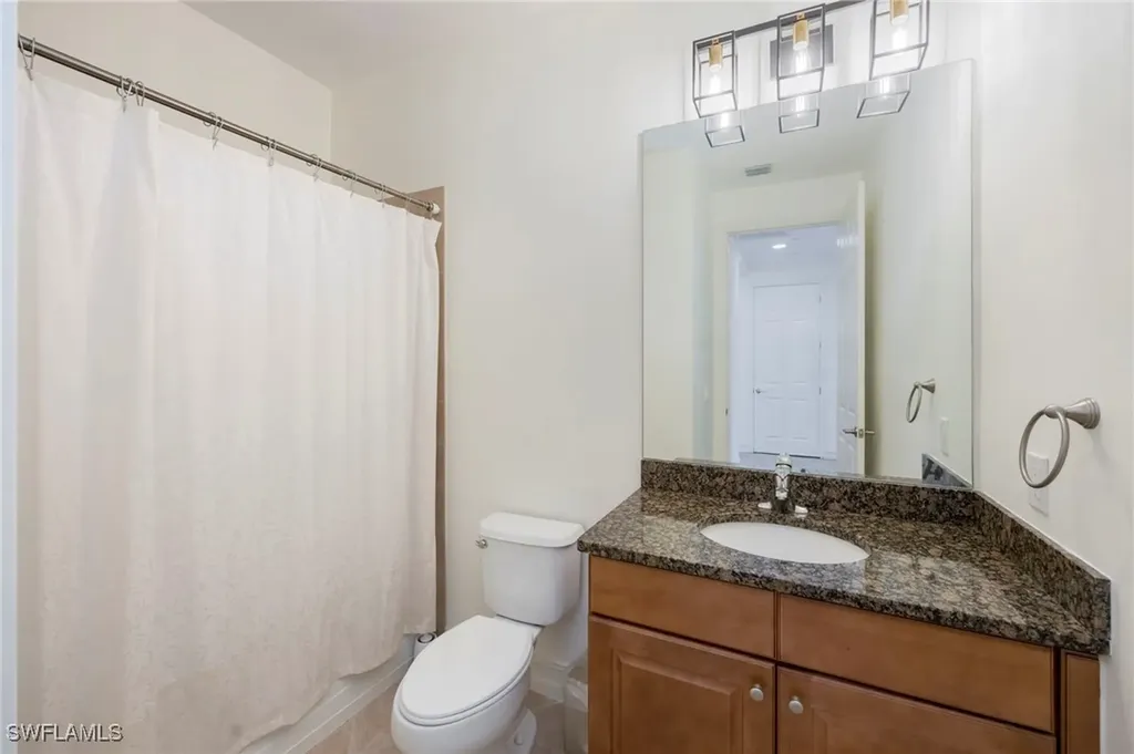 9145 Chula Vista Street Naples FL 34113