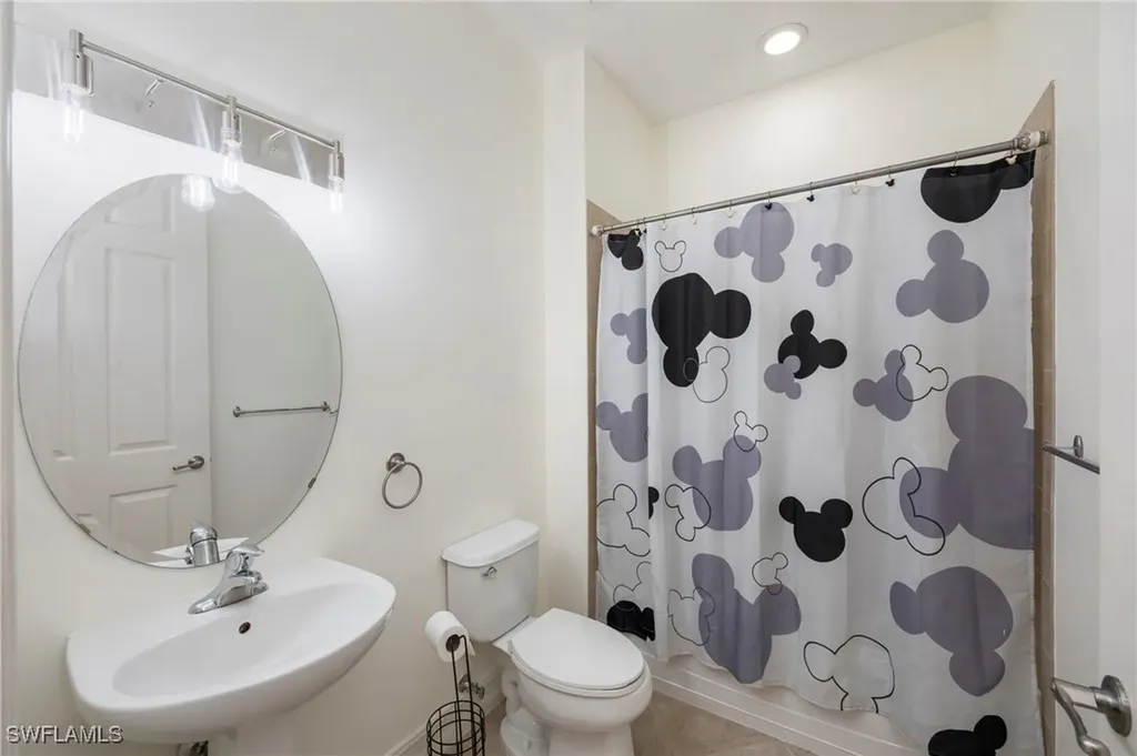 9145 Chula Vista Street Naples FL 34113