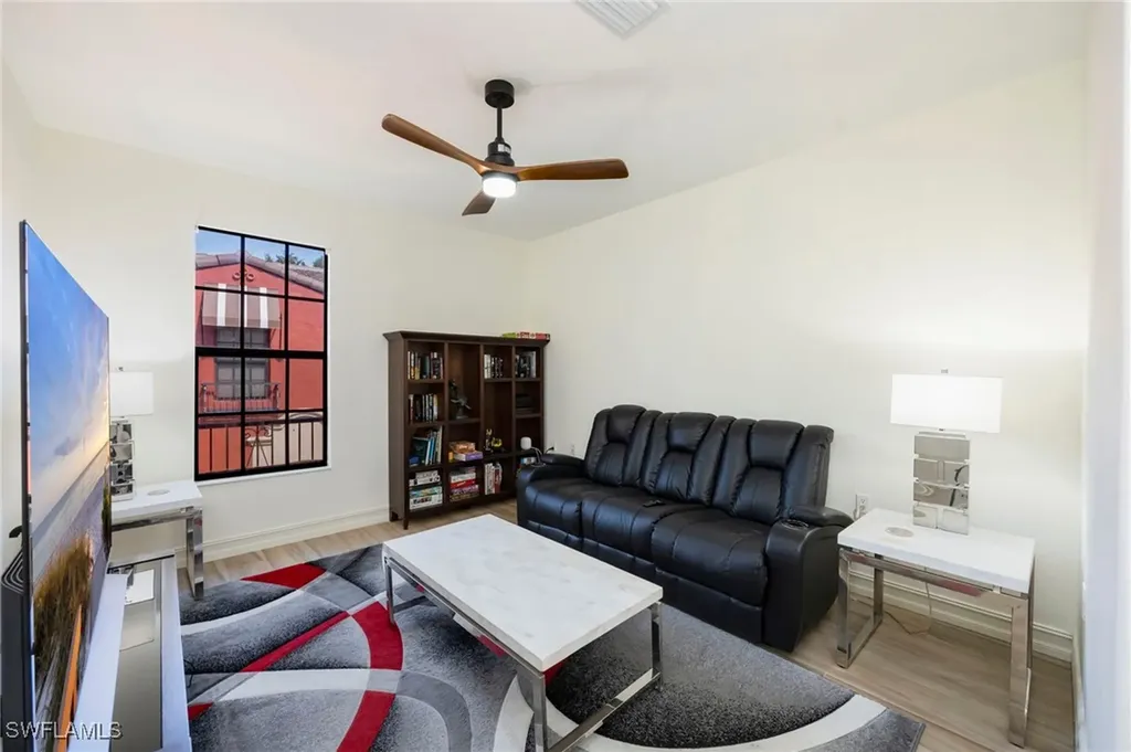 9145 Chula Vista Street Naples FL 34113