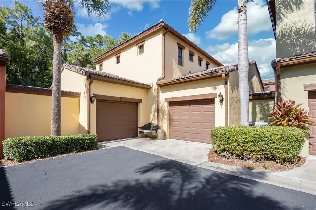 9145 Chula Vista Street Naples FL 34113