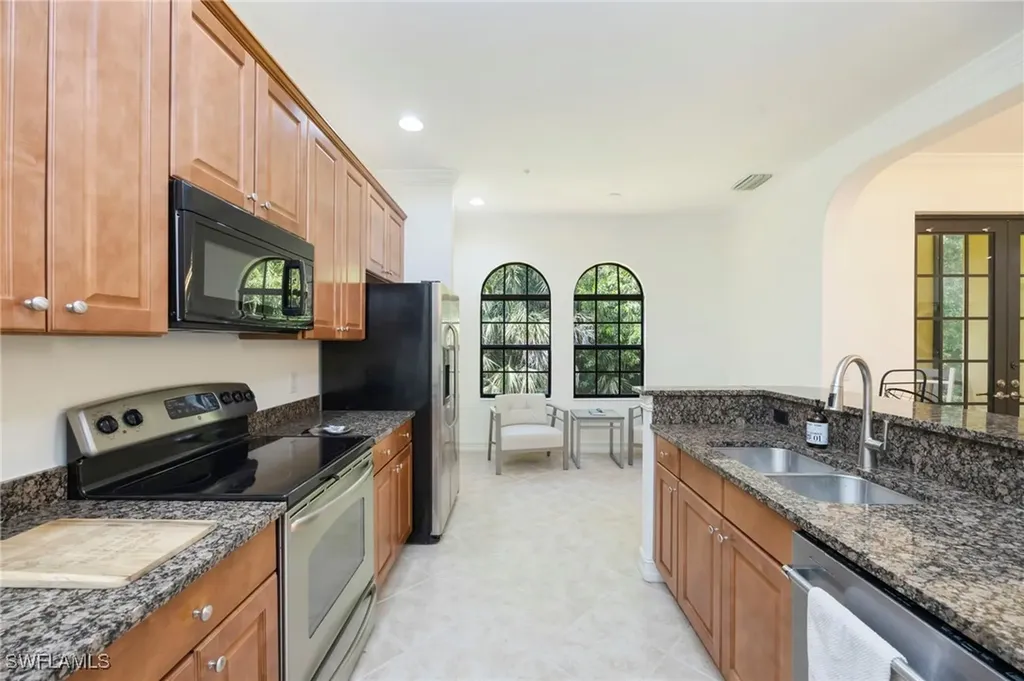 9145 Chula Vista Street Naples FL 34113