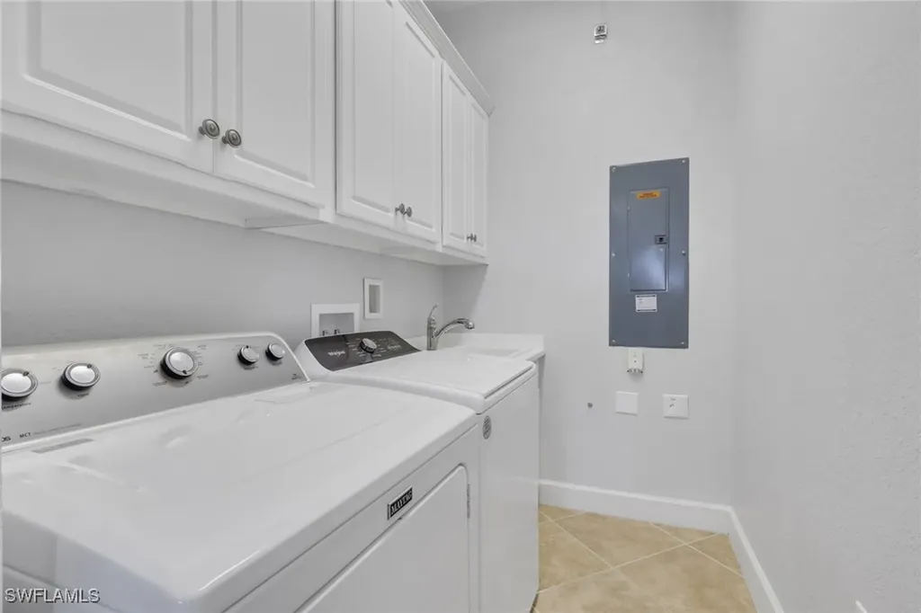 7877 Clemson Street Naples FL 34104