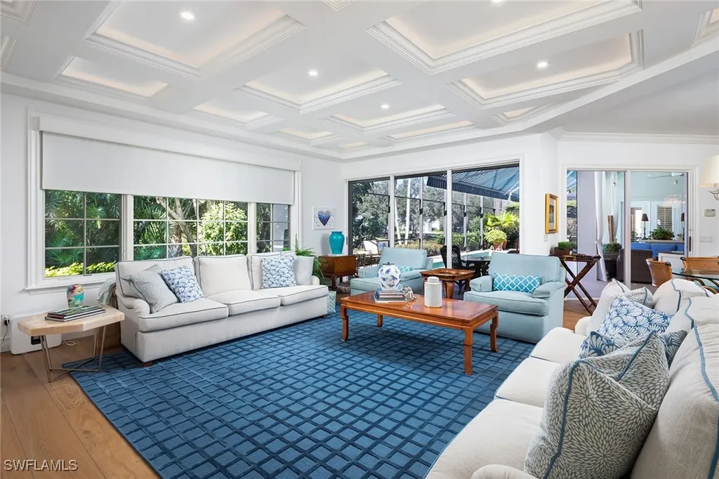 6975 Greentree Drive Naples FL 34108