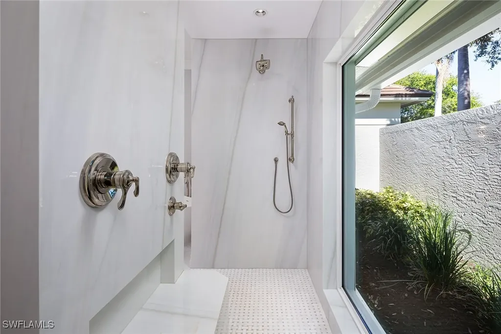 6975 Greentree Drive Naples FL 34108
