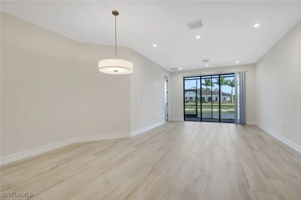 7540 Carnegie Way Naples FL 34119