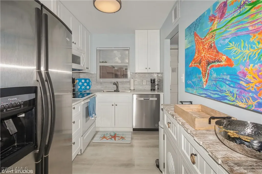 190 Turtle Lake Court Naples FL 34105