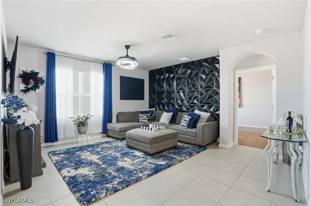 4121 68th Avenue NE Naples FL 34120