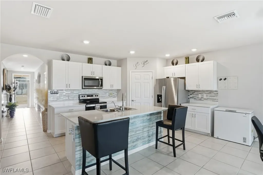 4121 68th Avenue NE Naples FL 34120