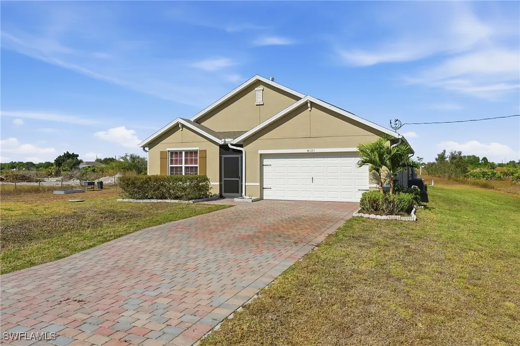 4121 68th Avenue NE Naples FL 34120