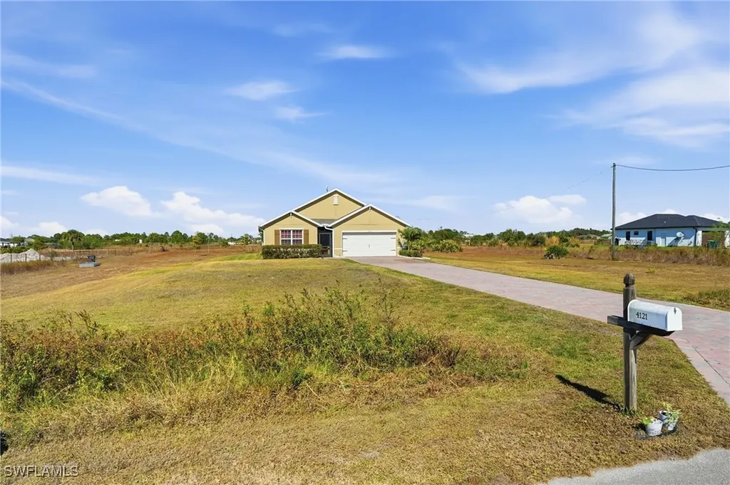 4121 68th Avenue NE Naples FL 34120