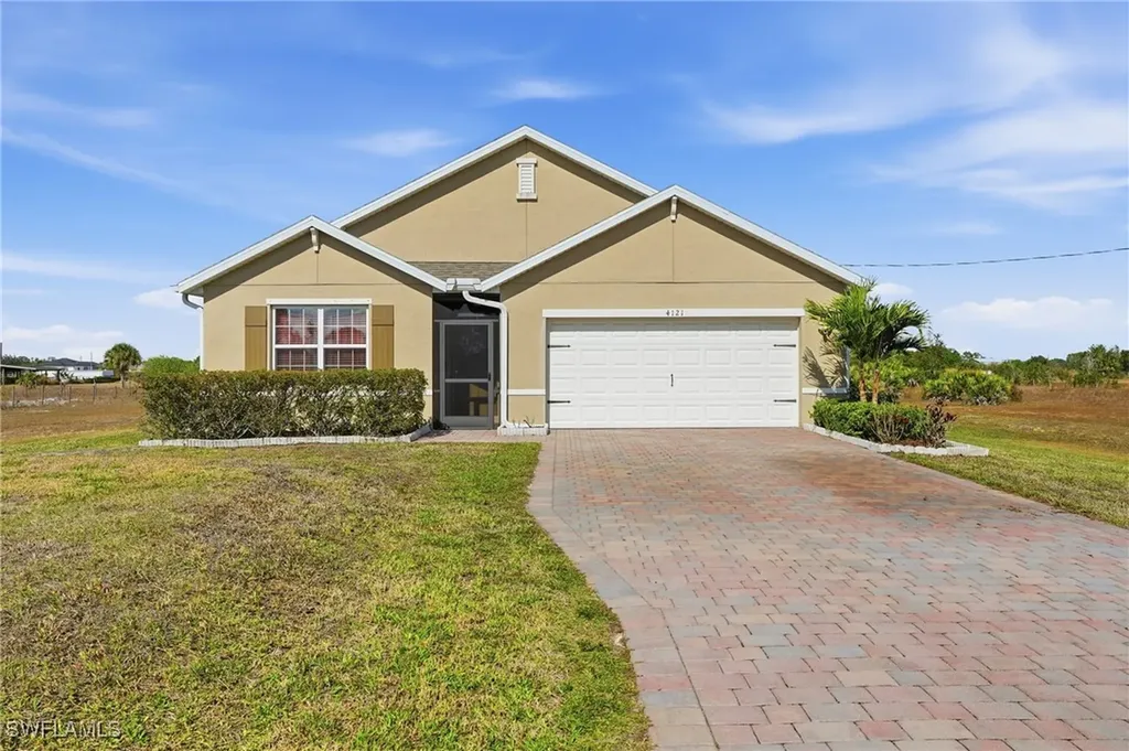 4121 68th Avenue NE Naples FL 34120