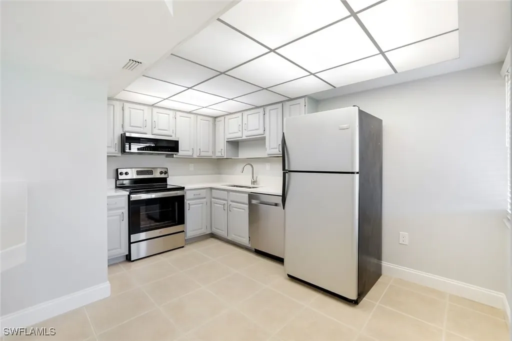 1508 Mainsail Drive Naples FL 34114