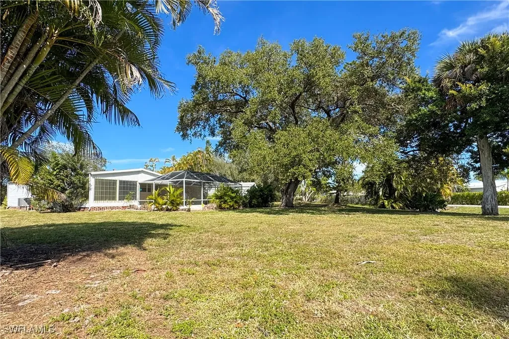 296 Riverwood Road Naples FL 34114