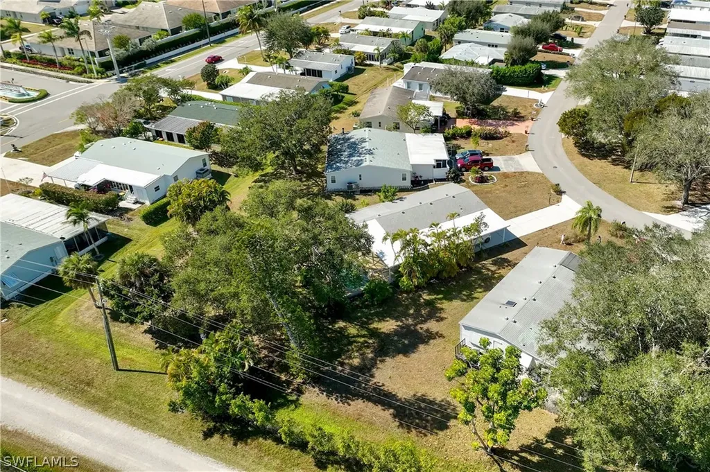 296 Riverwood Road Naples FL 34114