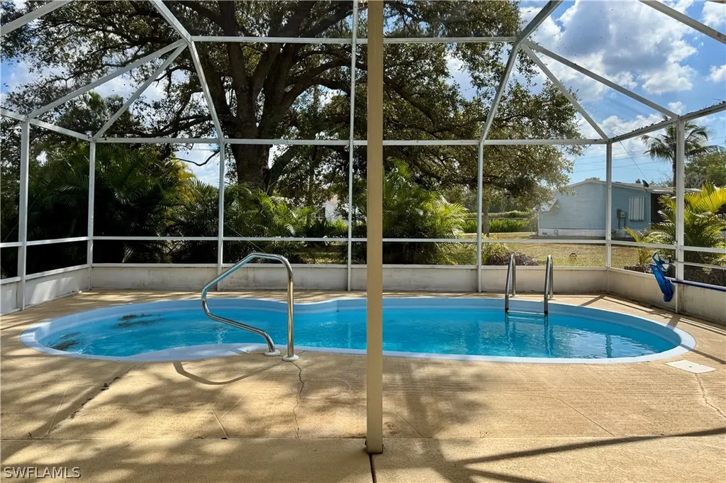 296 Riverwood Road Naples FL 34114