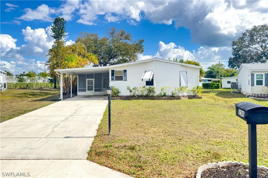 296 Riverwood Road Naples FL 34114