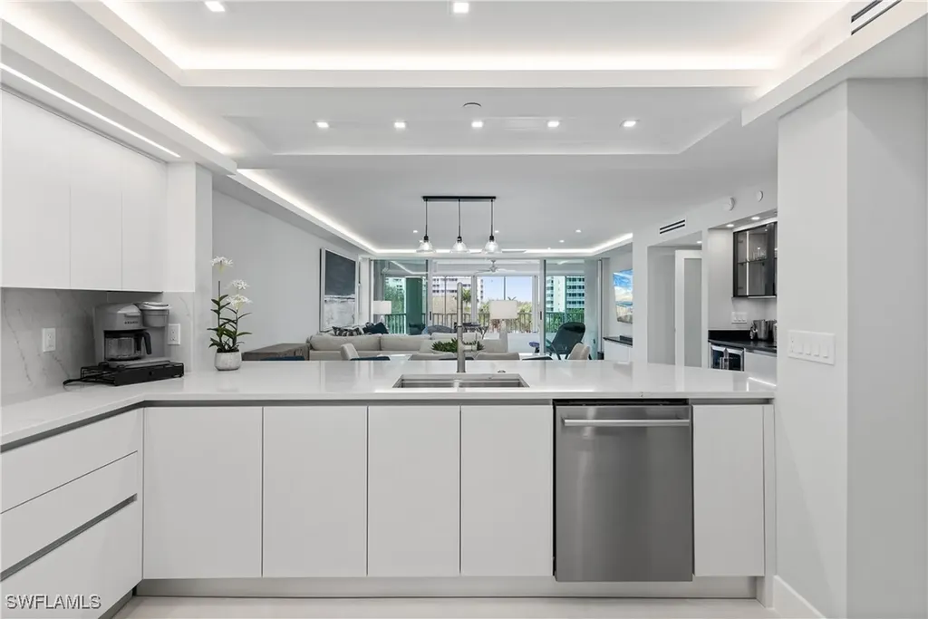 21 Bluebill Avenue Naples FL 34108