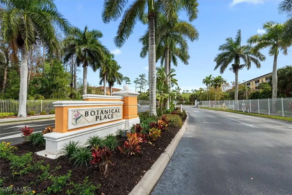 4520 Botanical Place Circle Naples FL 34112