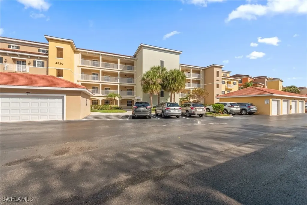 4520 Botanical Place Circle Naples FL 34112