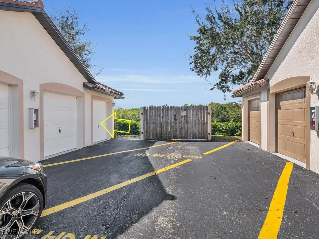 254 Newport Drive Naples FL 34114
