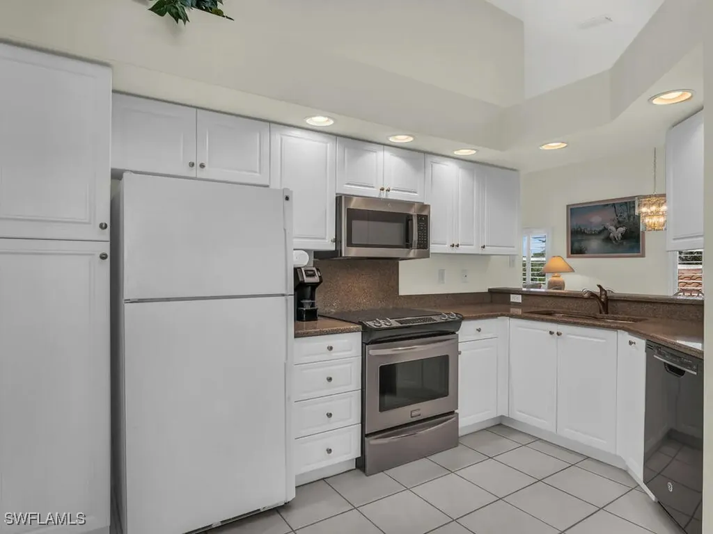 254 Newport Drive Naples FL 34114