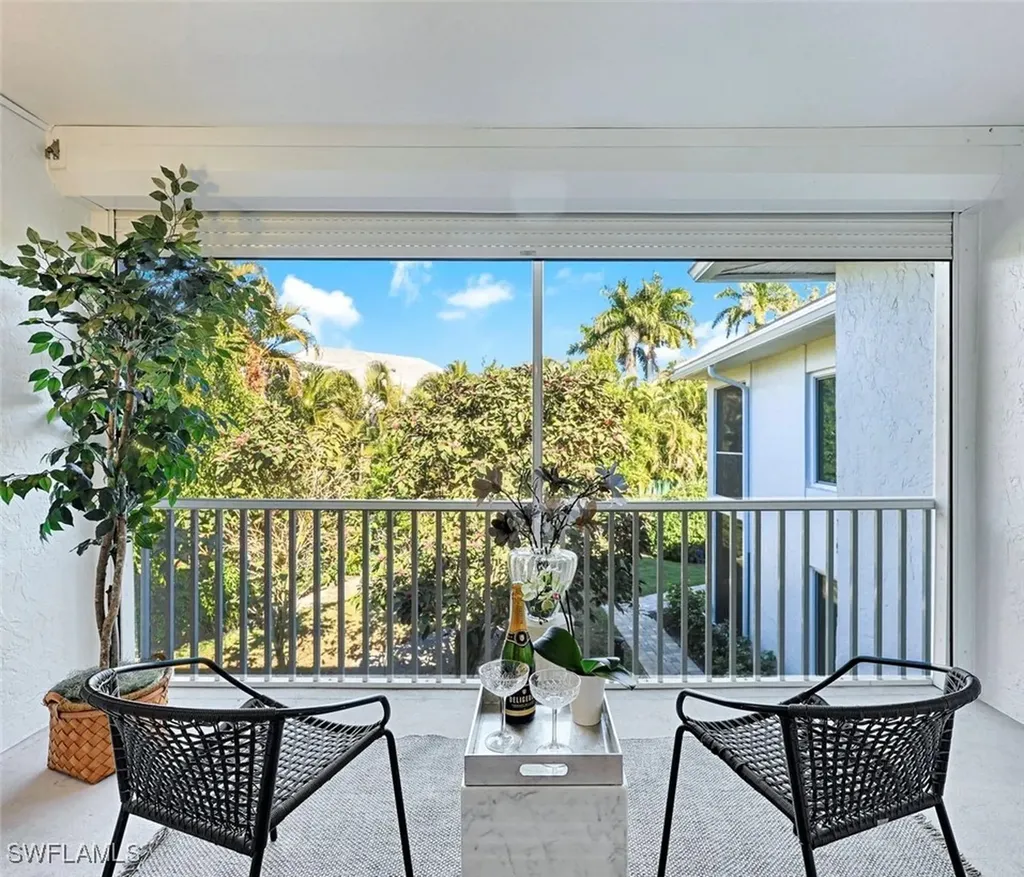 4180 Crayton Road Naples FL 34103