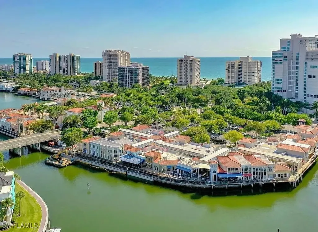 4180 Crayton Road Naples FL 34103